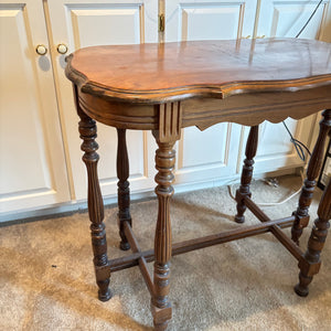 SOLID WOOD VINTAGE ACCENT TABLE (WEAR ON TOP) - P129