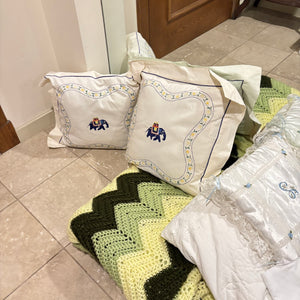 VINTAGE LINENS GROUPING (BLANKETS AND MORE) - P130