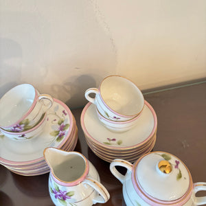 VINTAGE CHINA GROUPING (CHILDREN'S TEA SET AND MORE) - P132