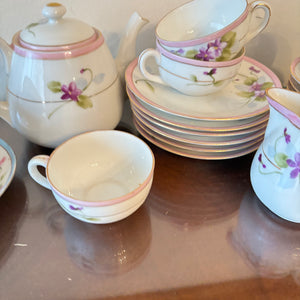 VINTAGE CHINA GROUPING (CHILDREN'S TEA SET AND MORE) - P132