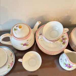 VINTAGE CHINA GROUPING (CHILDREN'S TEA SET AND MORE) - P132
