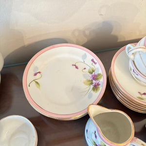 VINTAGE CHINA GROUPING (CHILDREN'S TEA SET AND MORE) - P132