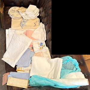 VINTAGE LINENS GROUPING - P128