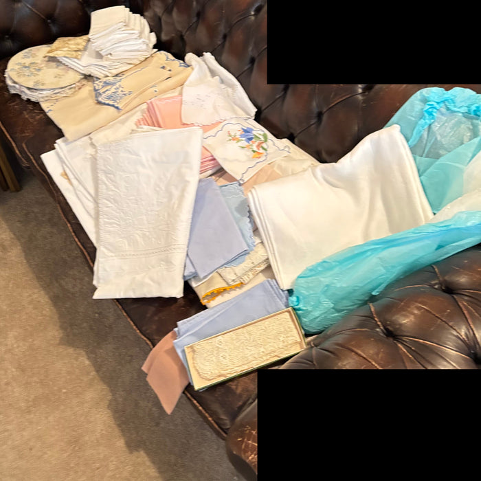 VINTAGE LINENS GROUPING - P128