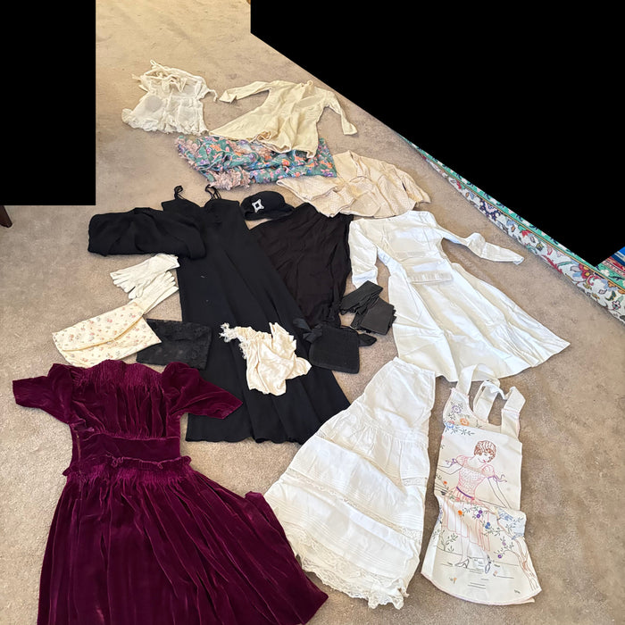 VINTAGE AND ANTIQUE CLOTHING GROUPING - P206
