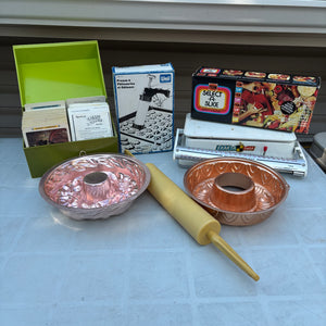 Vintage Kitchen Grouping (Scale, Recipe Box and More) - R336