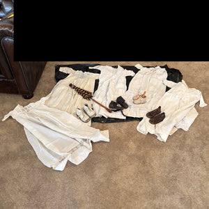 ANTIQUE CHILDREN'S CLOTHING GROUPING - P318