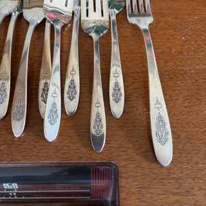 COMMUNITY PLATE FLATWARE GROUPING - P342