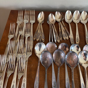 COMMUNITY PLATE FLATWARE GROUPING - P342