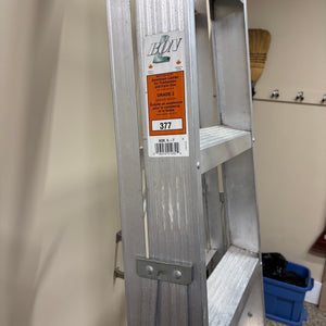 7Ft Tall Ladder - M324
