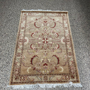 5ft x 4ft Vintage Wool Area Rug - M326