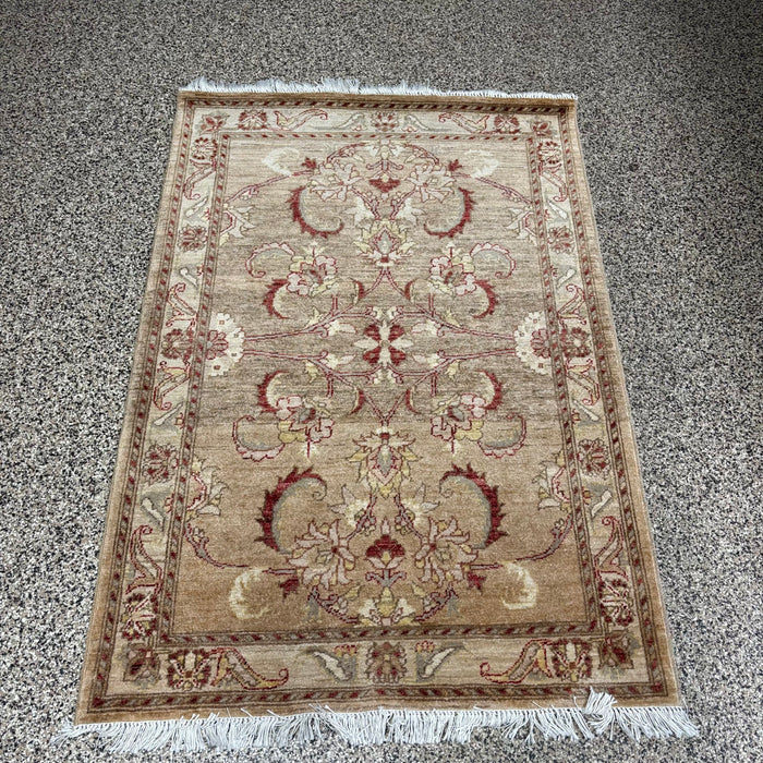 5ft x 4ft Vintage Wool Area Rug - M326