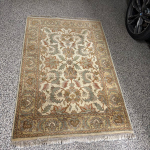 6Ft x 4Ft Vintage Wool Area Rug - M328