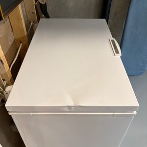 Electrolux Deep Freeze (small dent on top) - M330