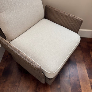 Like New Outdoor Wicker/Rattan High Back Chair - M359