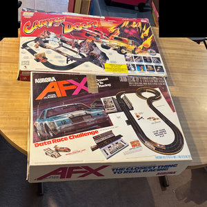 2 Vintage Race Tracks - O264