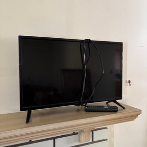 24" Insignia TV (2021) - R562