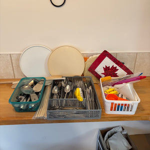 Kitchen Drawer Contents - S518