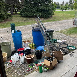 Garden grouping (rain barrels and more) - L600