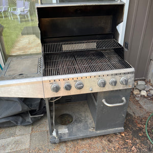 As is Broilmate propane BBQ - L627