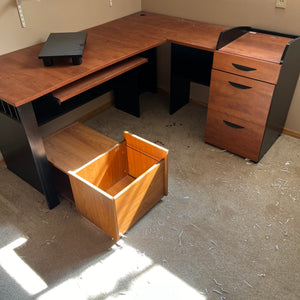 Office Grouping (desk and more)- L672