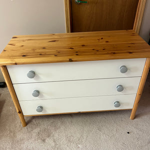 IKEA 3 drawer pine dresser - L676
