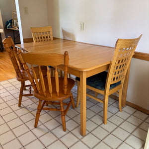 Dining table and four chairs (chairs do not match) - L547