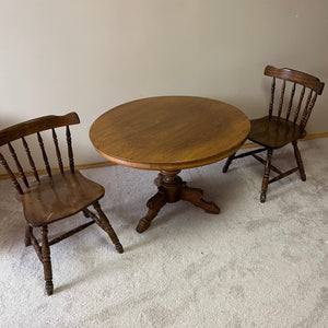 26” tall Vintage round pedestal table and two dining chairs - L678