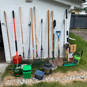 Garden Grouping (shovels and more) - O402