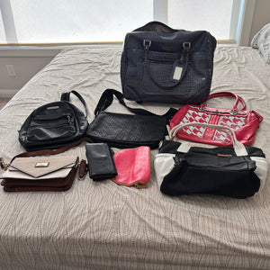 Purses and bags grouping (faux leather wheeled bag and more) - R531