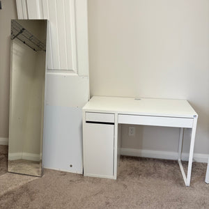 IKEA white desk with mirror and micke board - R547