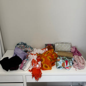 Fashion Grouping (scarves and more) - R567