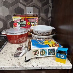 Vintage Kitchen Grouping (Pyrex and more) - R576