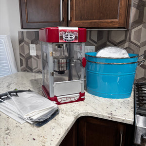 Like new Betty Crocker popcorn machine grouping - R586