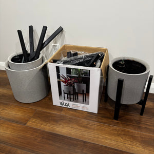 Vaxa self watering plastic pots grouping - R589