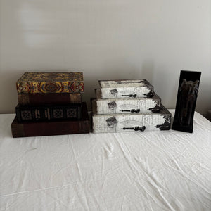 Set of 8 decorative storage books - J442