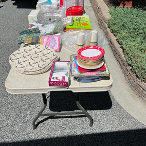 Picnic Grouping (paper plates and more) - J537 ***table not included