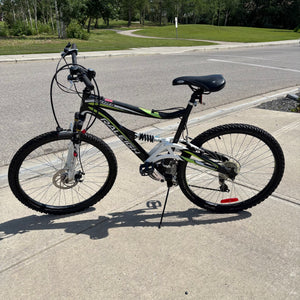 18 Speed Raleigh mountain bike - C832