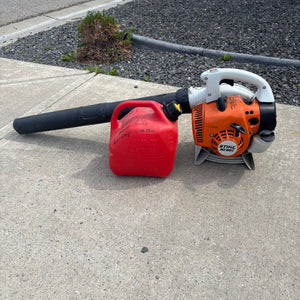Stihl gas powered Leaf Blower with jerry can - C842
