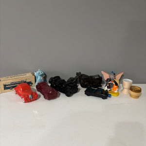 Vintage Grouping (avon collector car bottles) C870