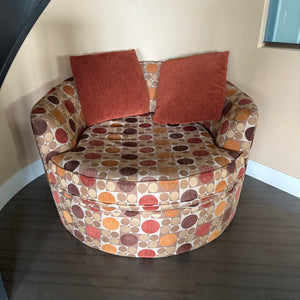 Signature Design by Ashley Laylabrook round chair with cushions - S623