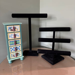 W503 Jewelry organization and storage grouping