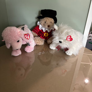 W522 Stuffed animals grouping