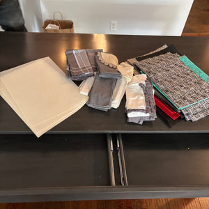C821 Linen Grouping (cloth table napkins and place mats)