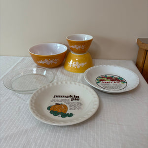 B413 Vintage Kitchen Grouping (Pyrex Bowls and More)