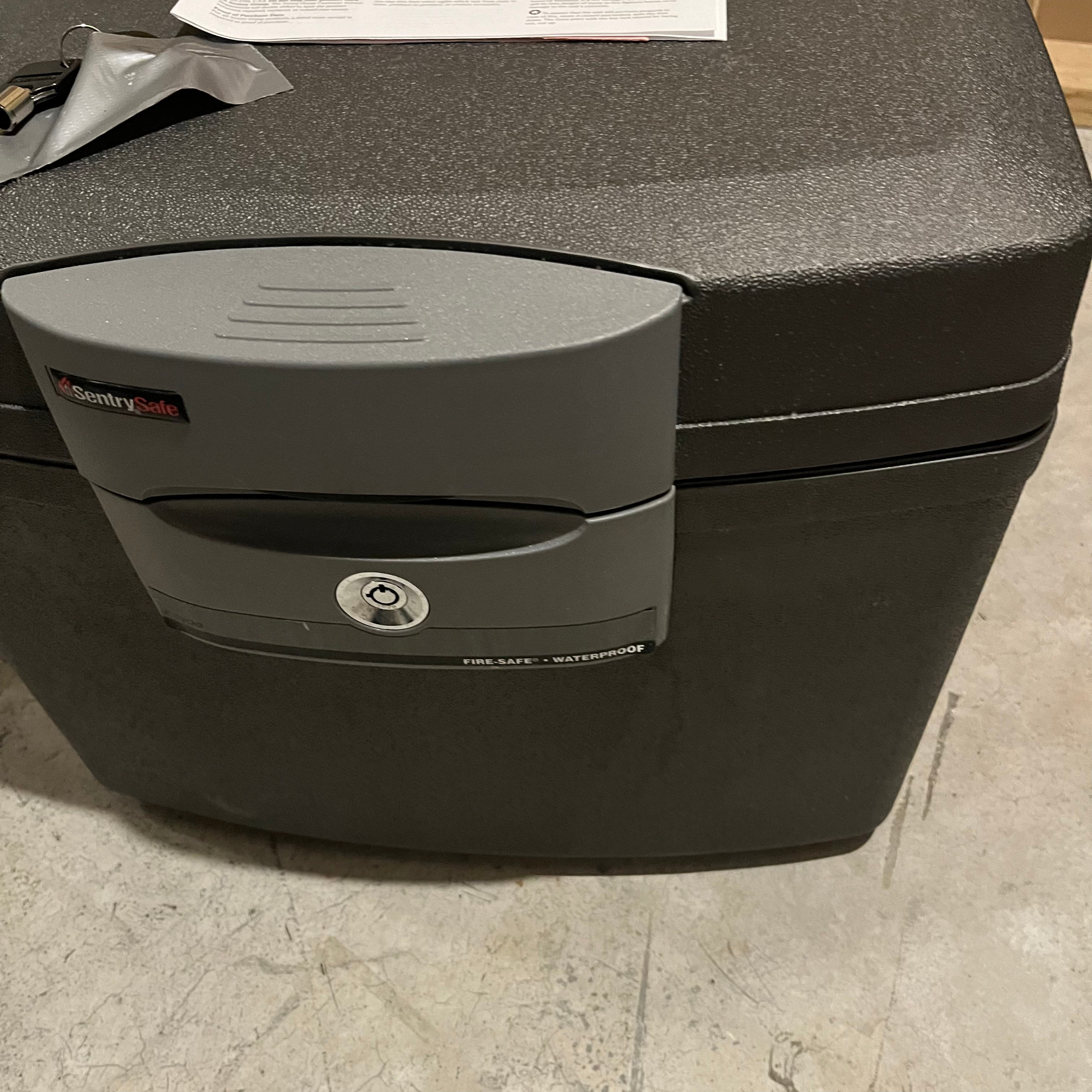 E501 Sentry F3300 fireproof home safe