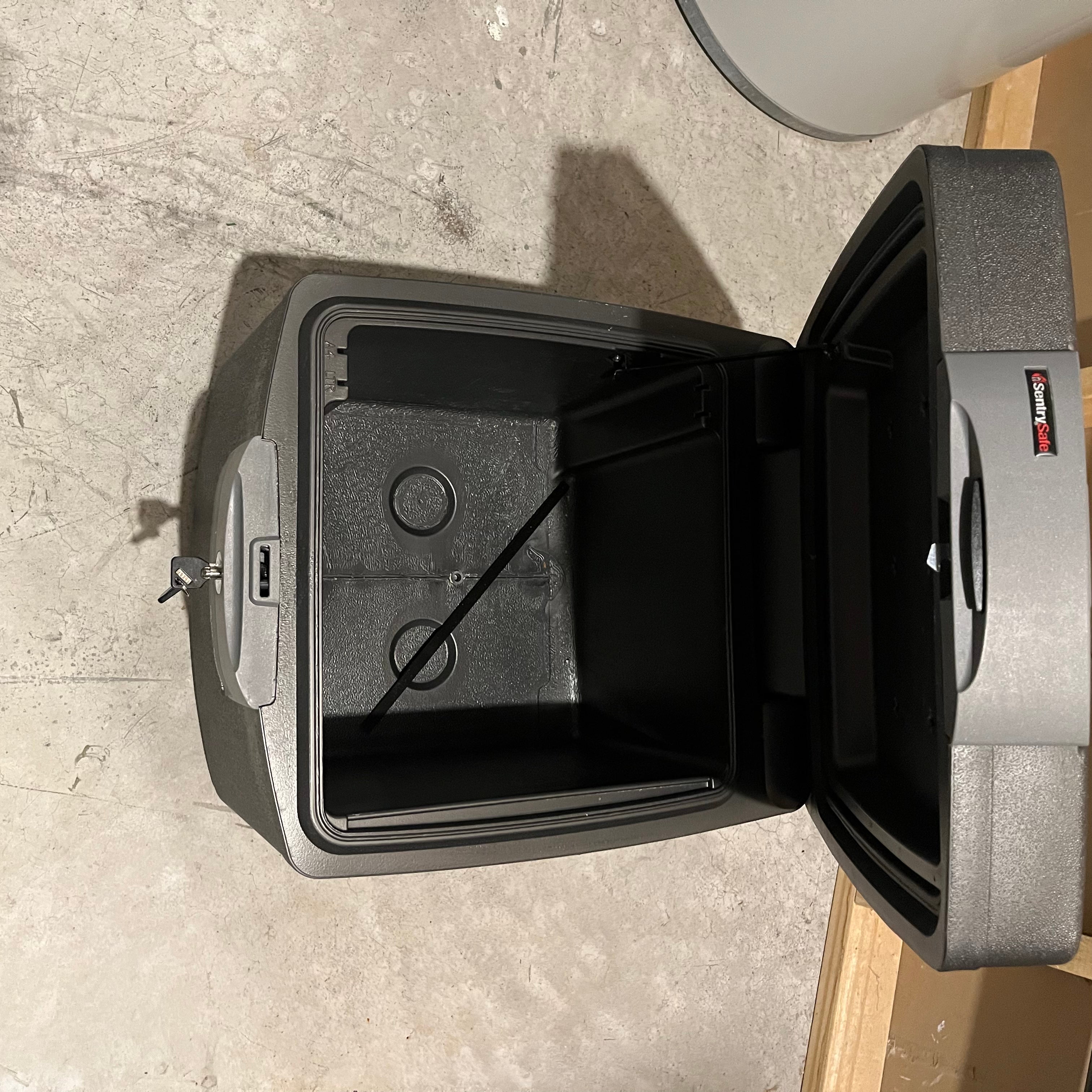 E501 Sentry F3300 fireproof home safe