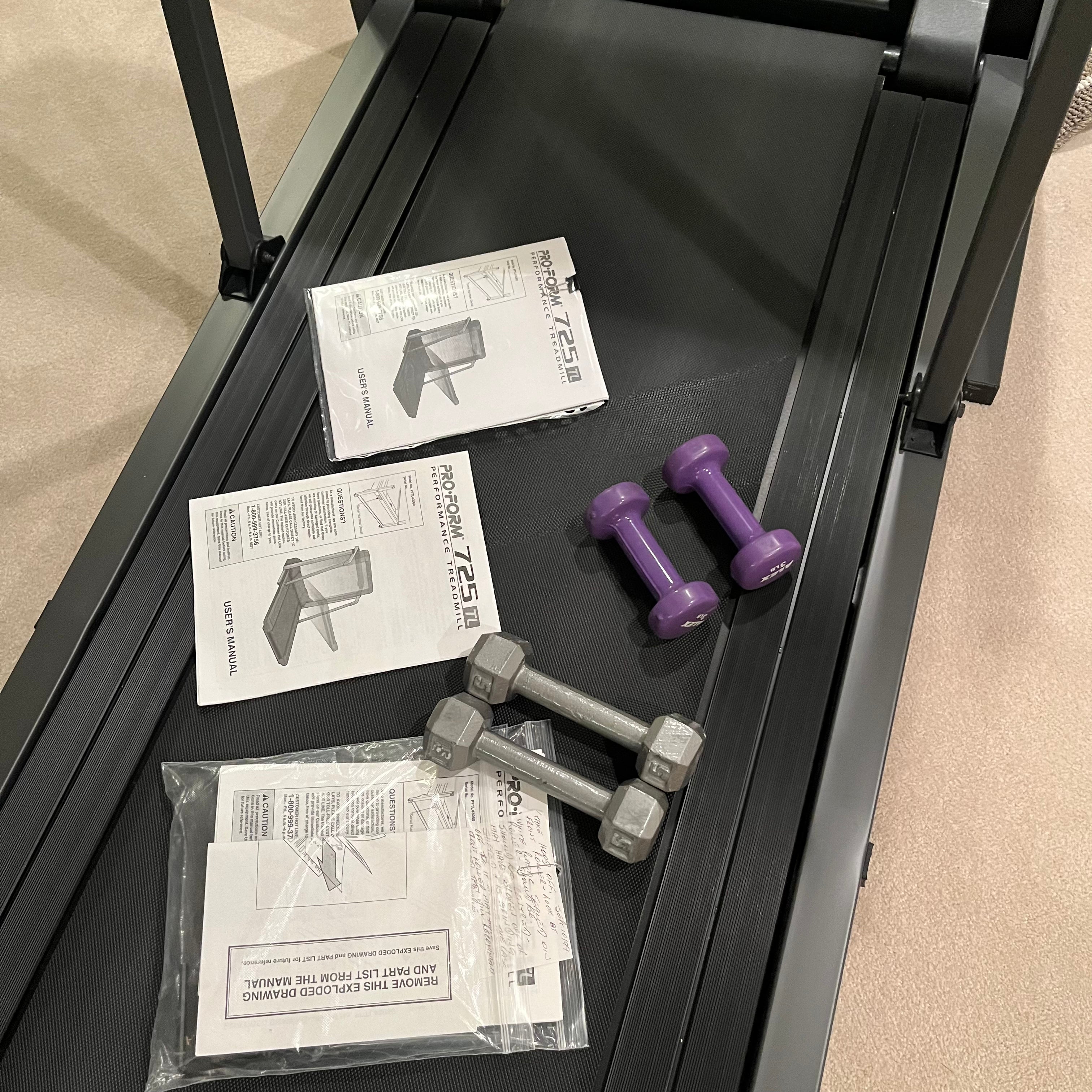 E502 Proform 725 Performance treadmill (weights included)