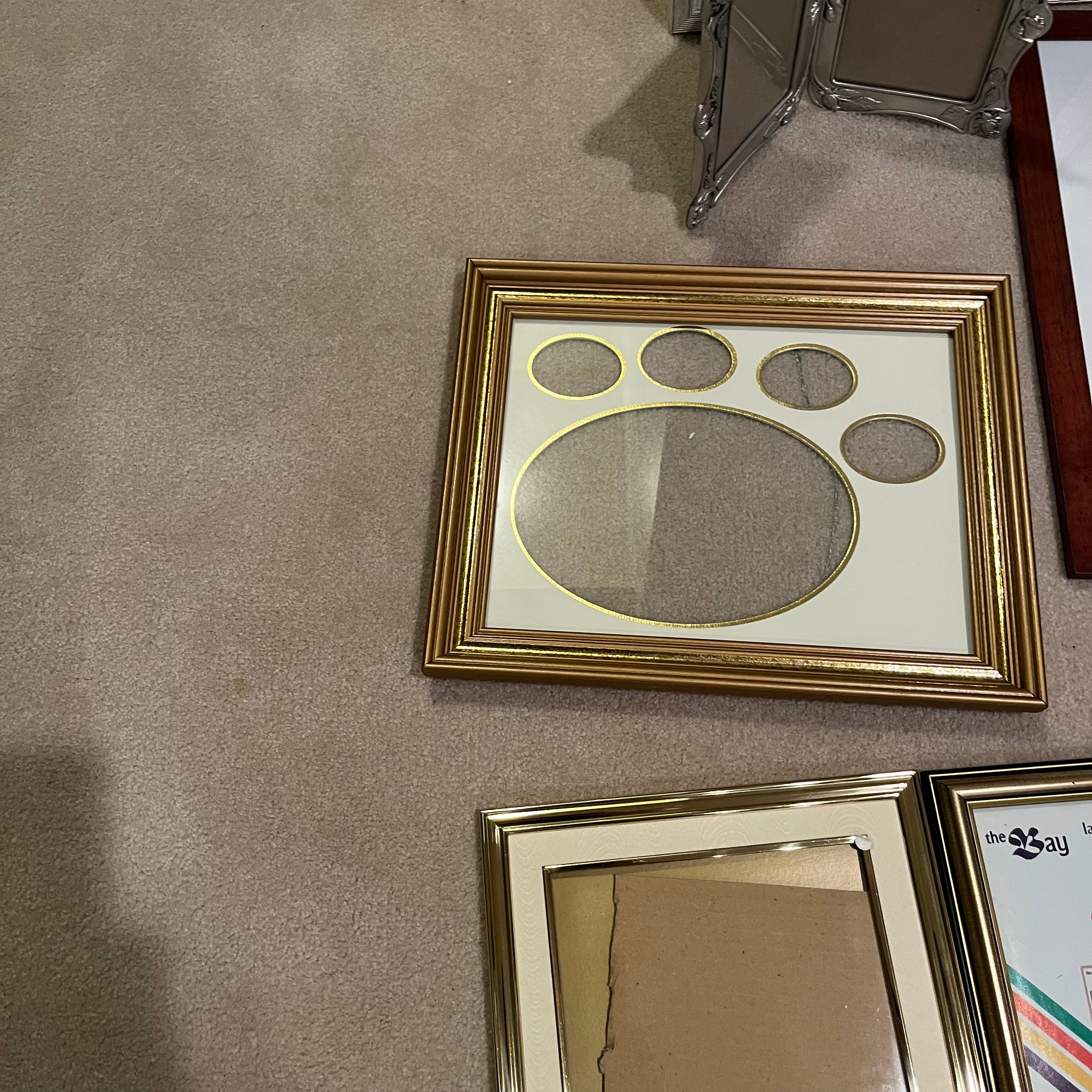 E503 Picture Frame Grouping