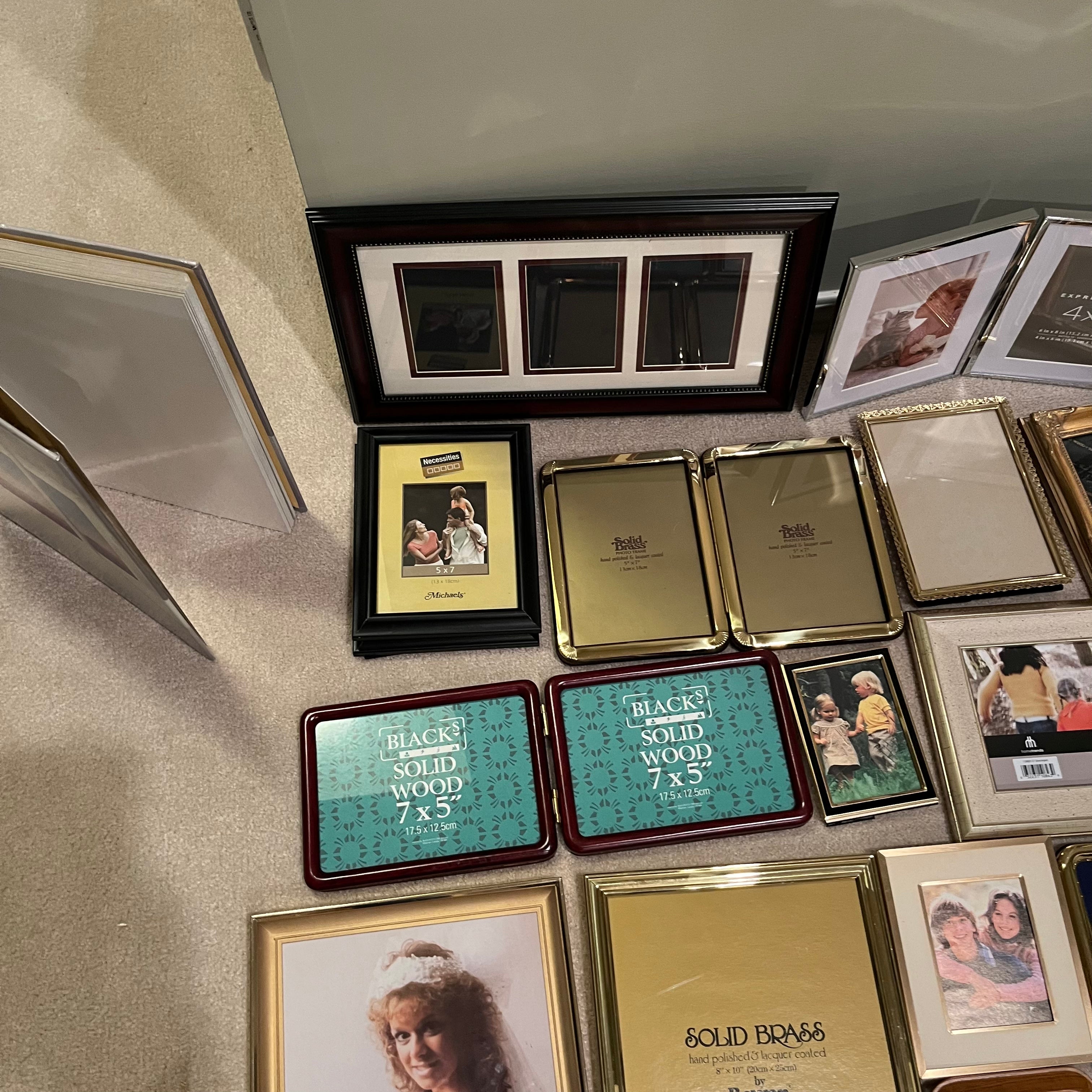 E504 PIcture Frame Grouping